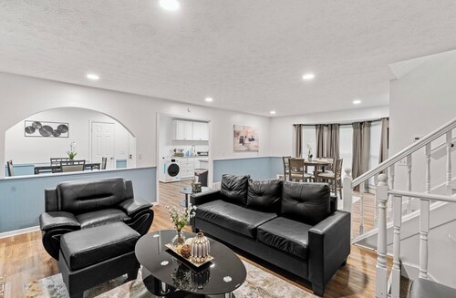 3-bedroom house in peaceful Lawrenceville with cool AC
