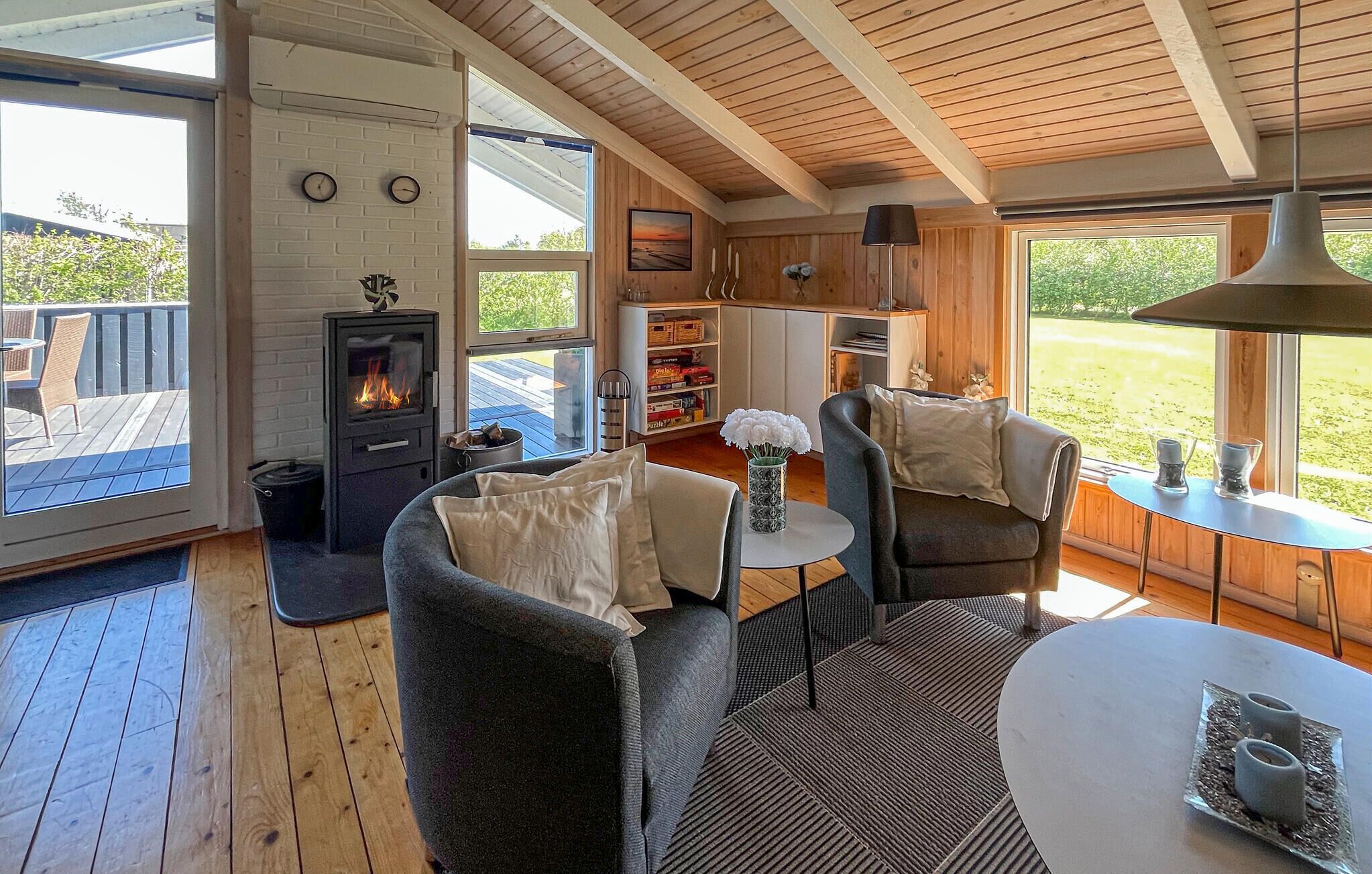 Smart TV, fireplace, table football