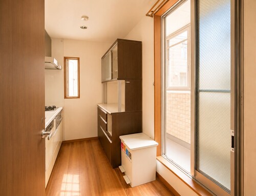 新宿Sunny｜新大久保駅徒歩約5分｜一棟貸切3階建て住宅
