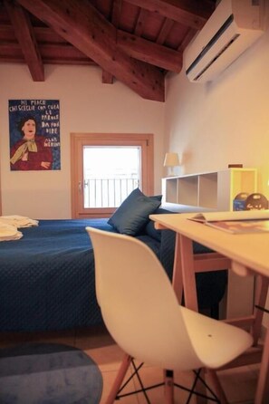 Doppel- oder Zweibettzimmer