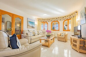 Living area - Villa Hermosa - PlusHolidays (Calpe)