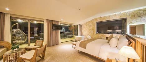 Luxury Double Room, Kitchenette, City View