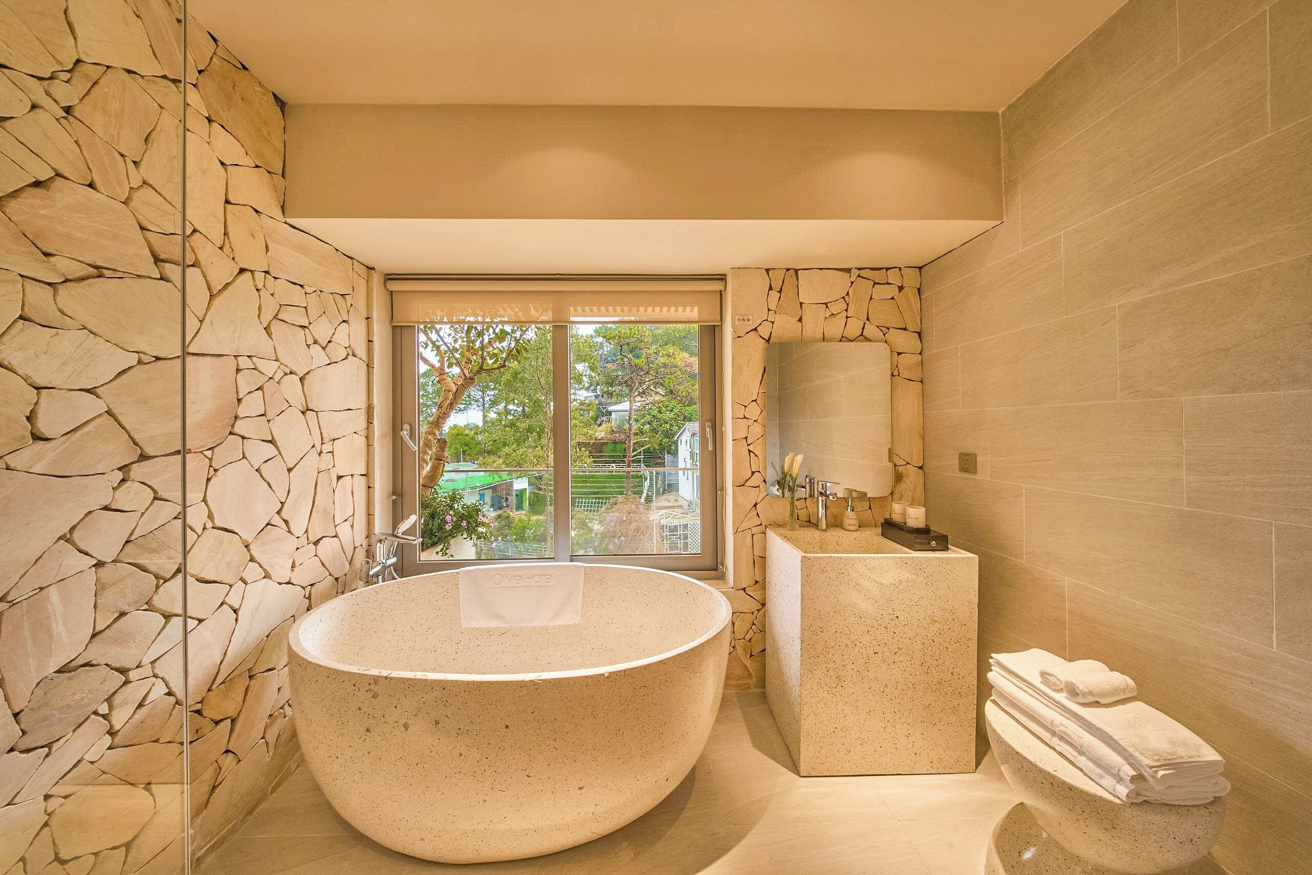 Superior Double Room, Balcony | Bathroom