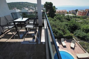 Appartamento Luxury, 3 camere da letto, aria condizionata, vista mare | Ristorazione all'aperto