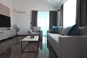 Luxury Apartment, 3 Bedrooms, Air conditioning, Sea View | Living area - Deluxe Seaside Villa PIA Second Floor (Okrug Gornji)