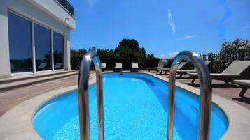 Piscina stagionale all'aperto