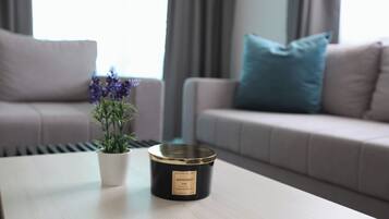 Luxury Apartment, 3 Bedrooms, Air conditioning, Sea View | Interior