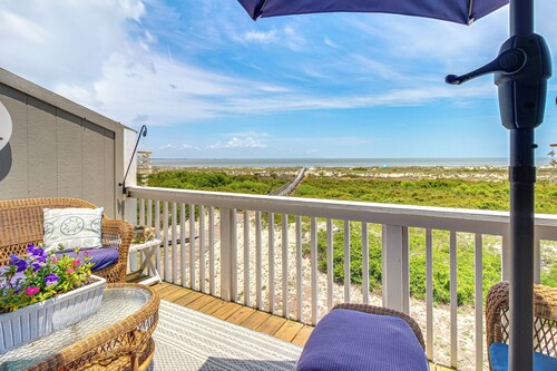 Sandy Toes: Harbor Isl Pool & Beach Retreat