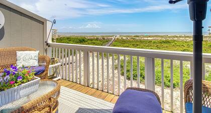 Sandy Toes: Harbor Isl Pool & Beach Retreat