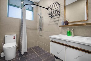 Appartement, vue ville | Salle de bain