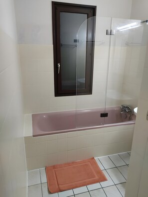 Shower, towels