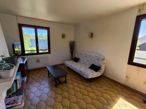 TV, DVD player, stereo