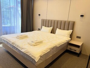 Deluxe Double Room, City View - Tokyo Hotel (Bishkek)