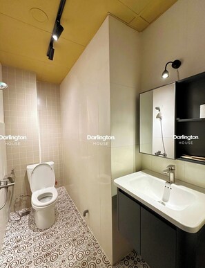 Room | Bathroom - Darlington House Nguyen Van Thuong (Ho Chi Minh)