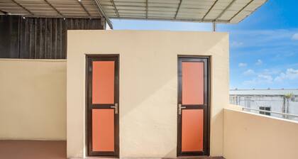 Stylish DBL Suite Escape W/ Free Wifi and Parking