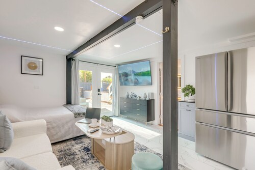 Sleek Studio 4 Mi to Dtwn Phoenix: Pets Welcome!