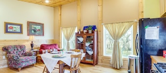 Peaceful Prairie Living! Rural Willow City Apt