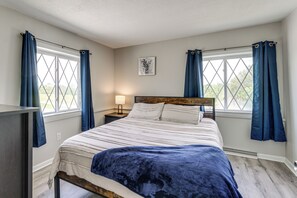 Iron/ironing board, internet, bed sheets