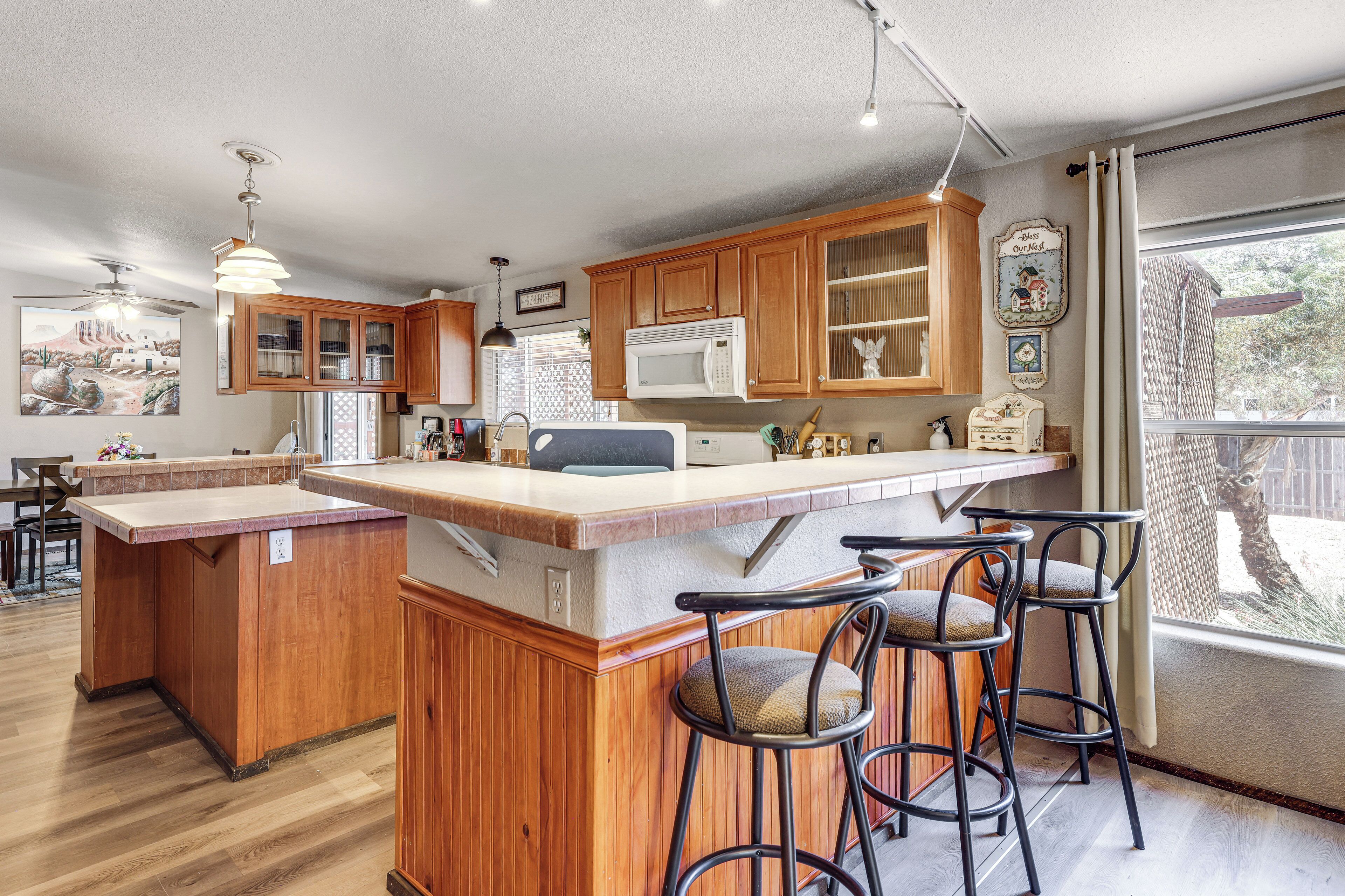 Fridge, microwave, stovetop, dishwasher