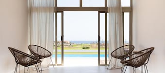 Amazing home in Antigua with private swimming pool, can be inside or outside