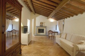 Living area - Casale di Valle - Historic House in the Heart of Chianti (Toscana)