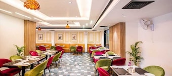 Hotel Raaj Palace
