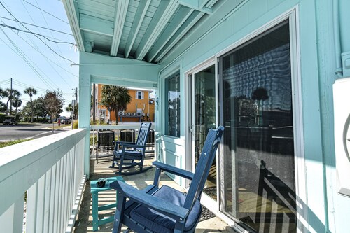 Cedar Key Turtle -Across from the Beach-Wrap Around Balcony