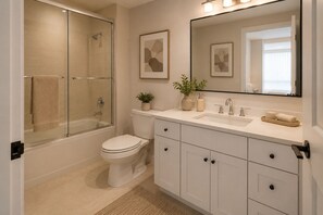 Bathroom - Maison Oryns (Toronto)