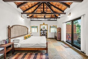 Double Room, Balcony, Mountain View | Individually furnished, bed sheets - Woodway Estate by The Almanac (Chikkamagaluru)