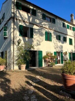 Exterior - Casale novilara (Novilara)