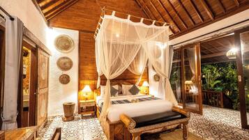 Deluxe Double Room, Pool View | Free WiFi, bed sheets