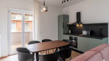 Standard Apartment, 3 Bedrooms, Balcony | Private kitchen | Espresso maker, fridge, microwave, oven