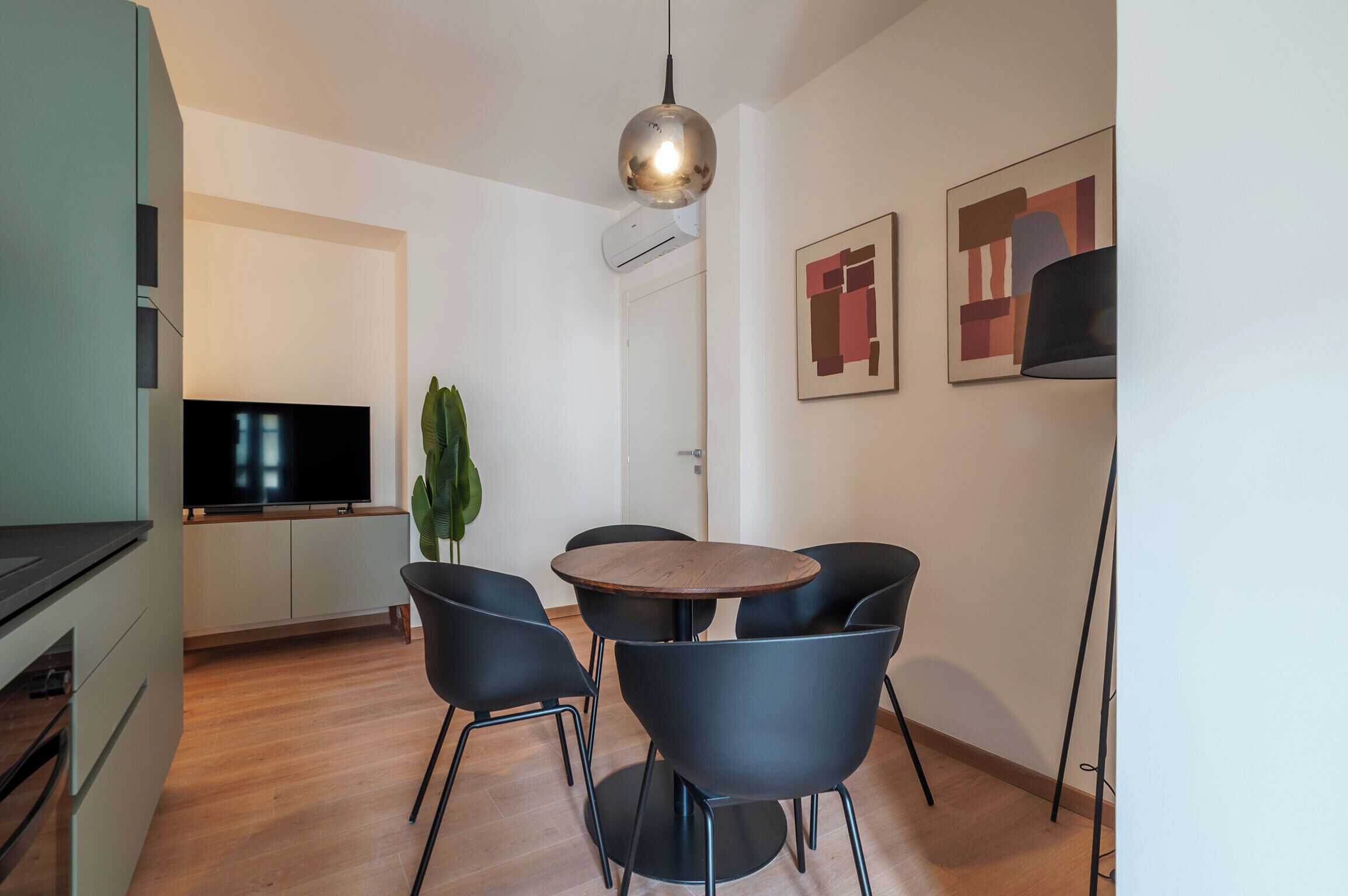Appartement Standard, 1 chambre, balcon | Cuisine privée | Cafétière à espresso, réfrigérateur, four à micro-ondes, un four