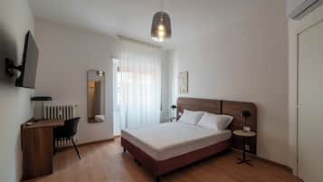 Comfort Apartment, 2 Bedrooms, Balcony | Desk, laptop workspace, free WiFi, bed sheets