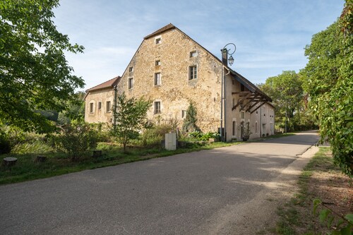 Apartment 'La Maison Du Meunier Avec Terrain' with Private Garden and Wi-Fi