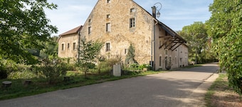 Apartment 'La Maison Du Meunier Avec Terrain' with Private Garden and Wi-Fi