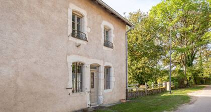 Apartment 'La Maison Du Meunier Avec Terrain' with Private Garden and Wi-Fi
