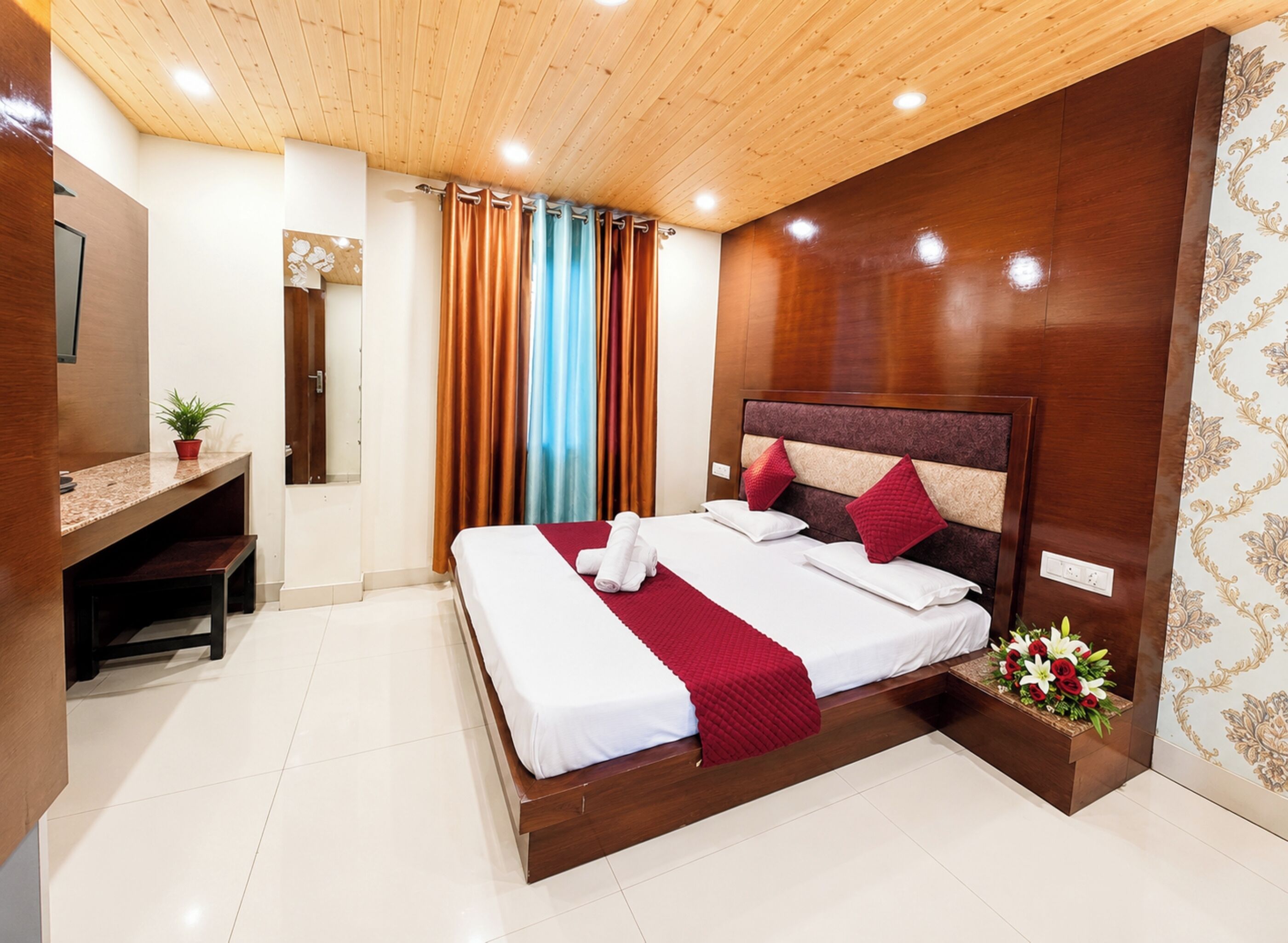 Superior Double Room | Hypo-allergenic bedding, desk, soundproofing, free WiFi