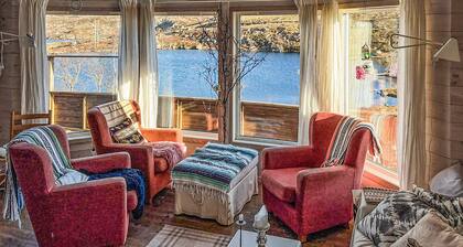 Lovely home in Bjerkreim with WiFi