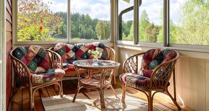 Awesome home in Kungsäter with lake view