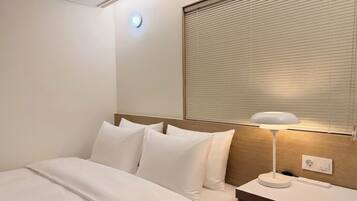 Down duvets, free minibar, desk, free WiFi