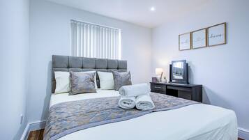 2 bedrooms, iron/ironing board, WiFi, bed sheets
