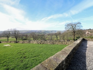Property grounds - Thorn Tree Cottage (Hope Valley)