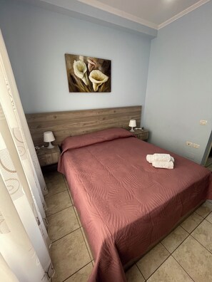 Room - Cozy studio apartment a stone's throw from the sea on the waterfront in Vlora (Vlora)