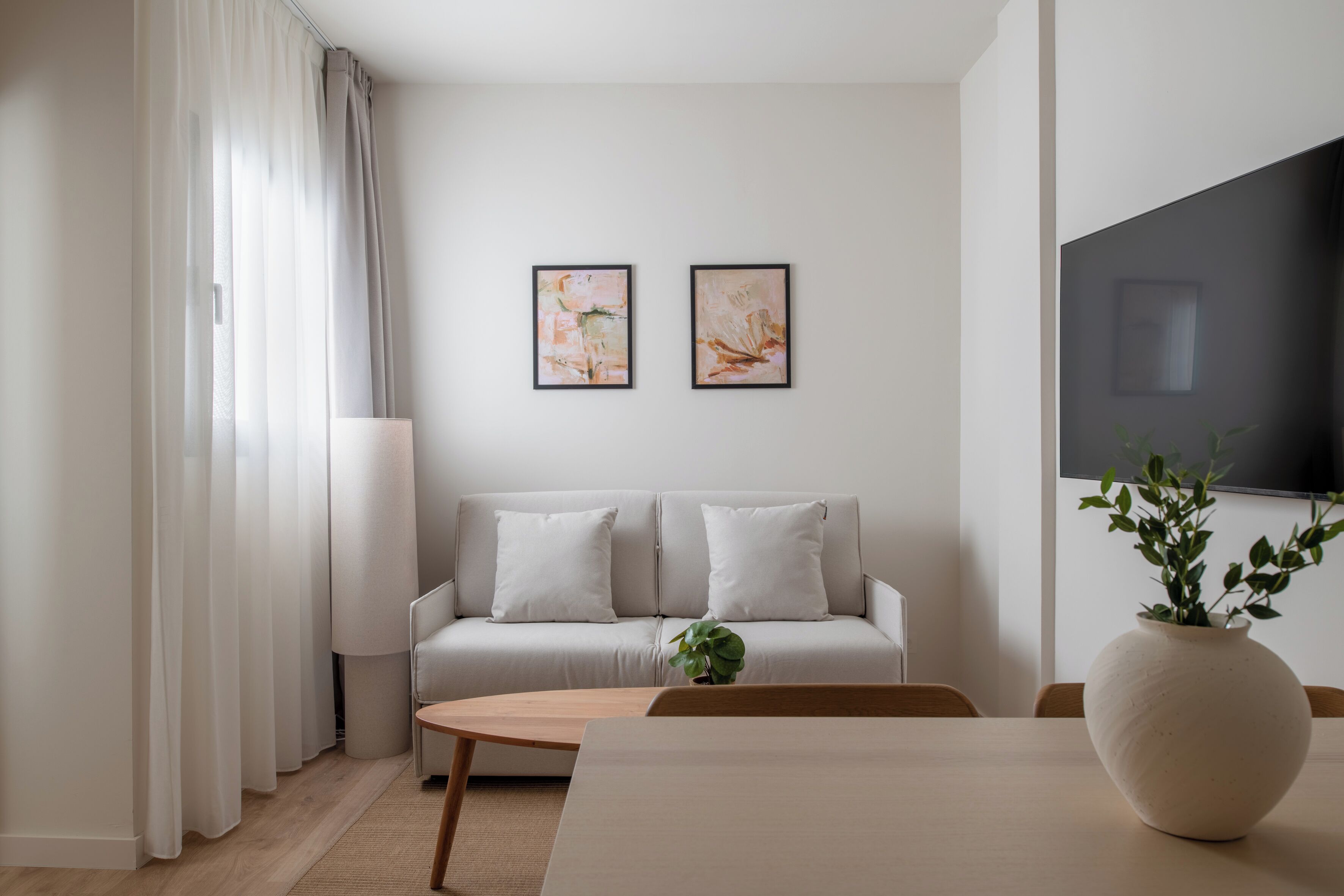 Apartamento Familiar Interior de 1 Habitación | Opholdsområde | 40-tommers fladskærms-tv med kabelkanaler
