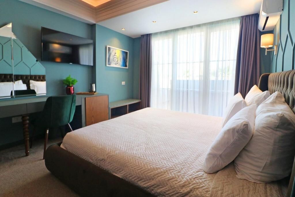 Chambre Double Standard, balcon, vue partielle sur la mer