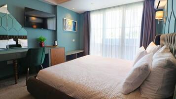 Standard Double Room, Balcony, Partial Sea View | Desk, laptop workspace, free WiFi, bed sheets