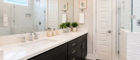 Towels, soap, shampoo, toilet paper