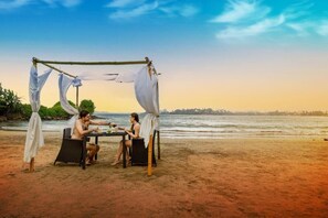 Beach - The Well House Galle offers a peaceful tropical villa stay in Unawatuna. (Unawatuna)