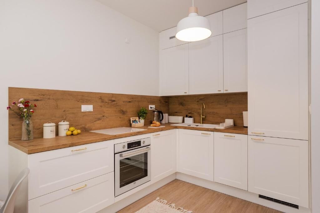 Comfort Apartment, Balcony, Courtyard View | Private kitchen | Electric kettle